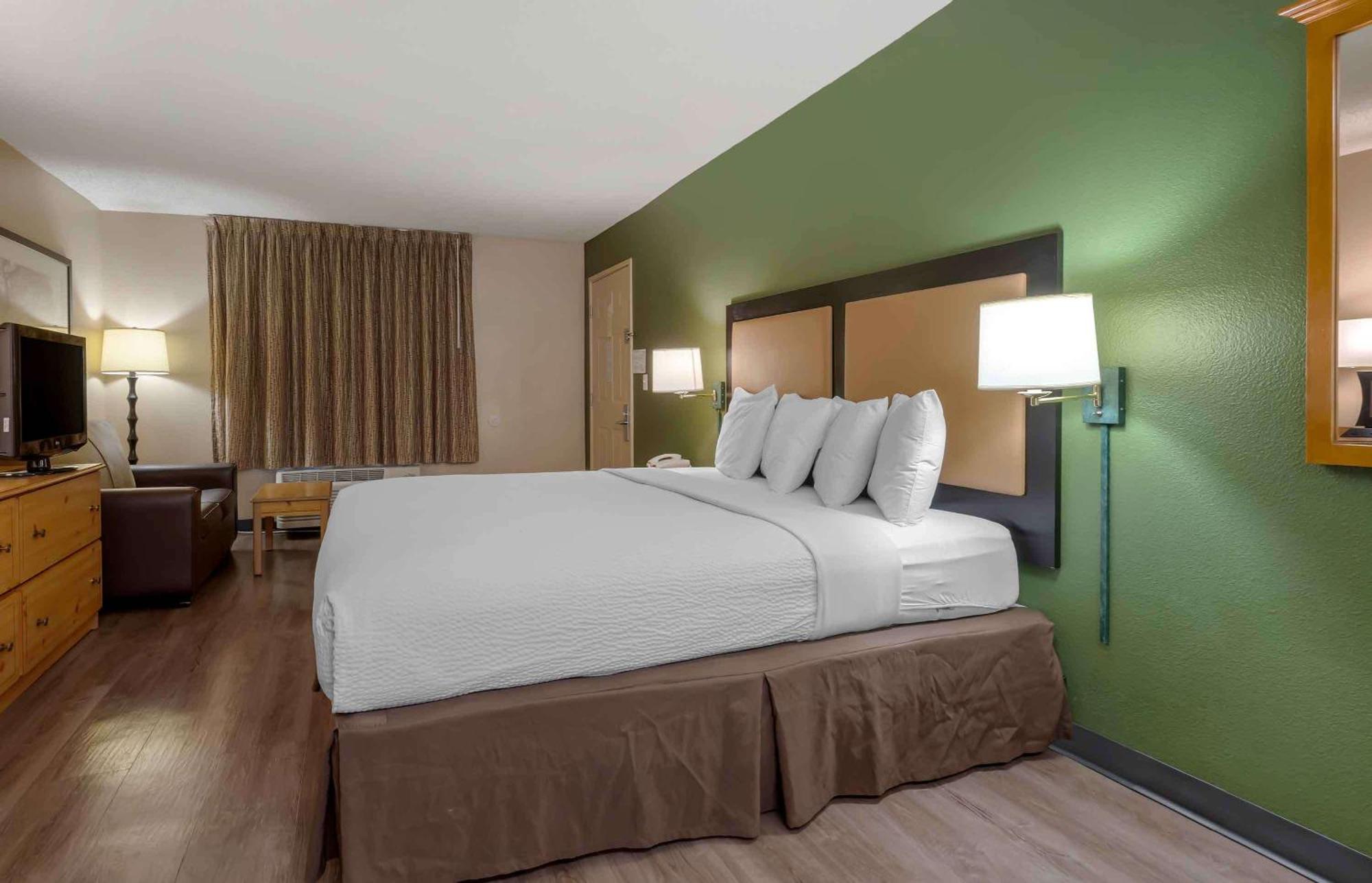 Extended America Select - - Southside - St Johns Towne Ctr 2*